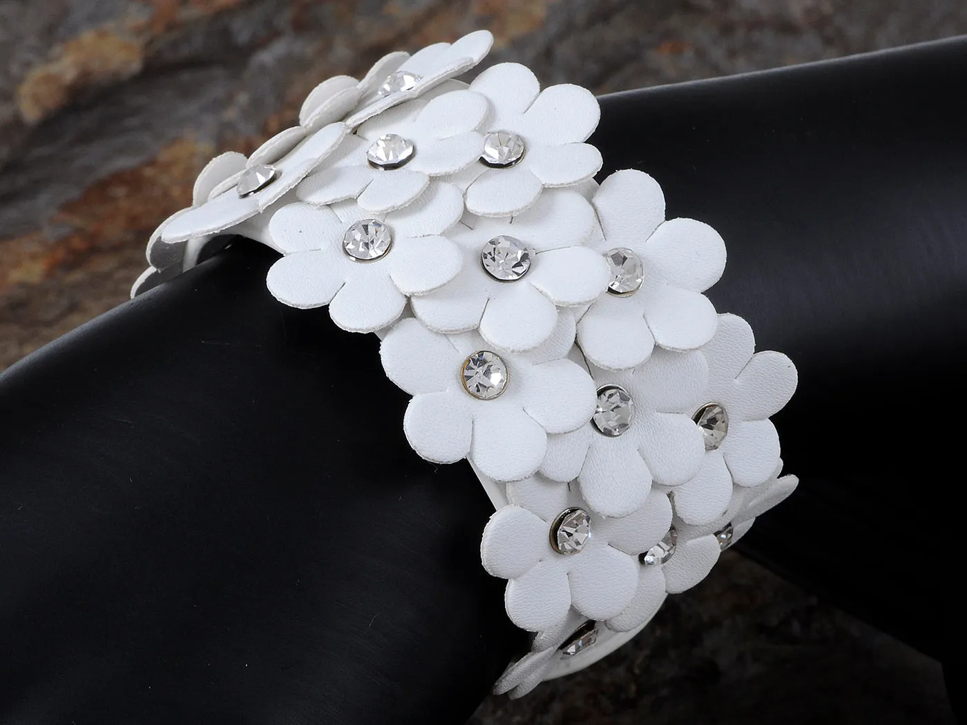 White Daisy Flower Cuts Stud Leather Wrist Cuff Band Bracelet