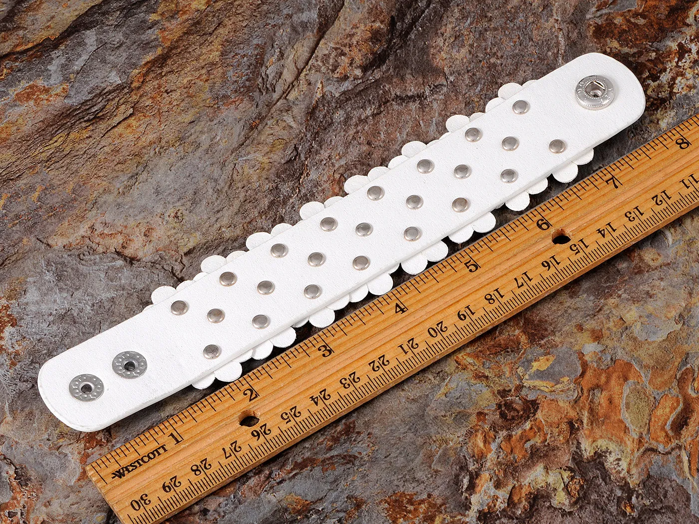 White Daisy Flower Cuts Stud Leather Wrist Cuff Band Bracelet